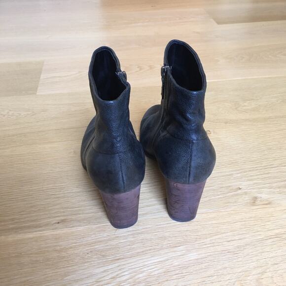 Cole Haan Cassidy Black Leather Ankle Bootie  10B - Picture 5 of 12